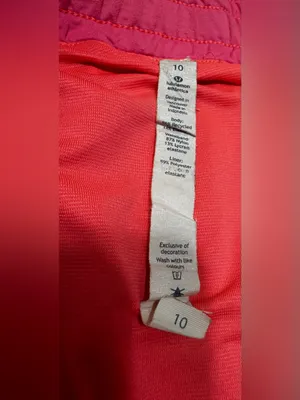 Lululemon Hotty Hot Short Flash Light 2.5” Size 10 thumbnail 12