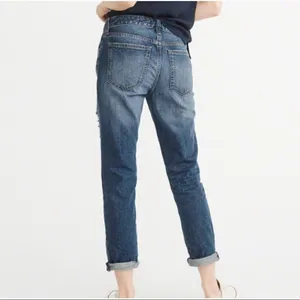 ✨HP✨Ames Slim Boyfriend Jeans✨ thumbnail 2