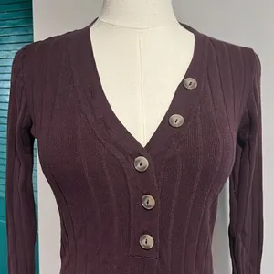 Nordstrom NWOT Wishlist ribbed plum long sleeve sweater v neck - small thumbnail 4