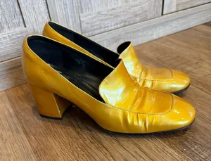 VS Vintage Yellow Patent Leather Chunky Heel Loafers Made in Italy Mod Retro 7 thumbnail 1