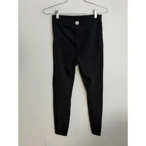 Vuori Black Skyline Leggings NWT size Medium thumbnail 4