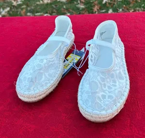Universal Threads Women's Celia Floral Lace Mary Jane Espadrille‎ Flat size 7 thumbnail 1