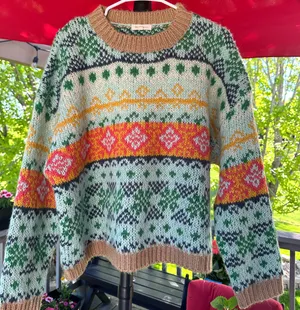 Sweater Multiple Size S/M thumbnail 1