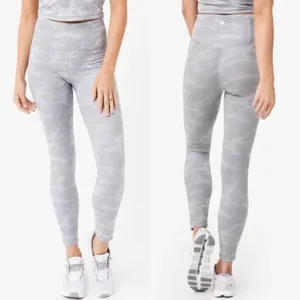 Vuori Clean Elevation Leggings 25" Size XS thumbnail 2