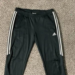 Vintage Adidas Track Pants Mens L Black Polyester Tapered 3 Stripes Zip Pockets thumbnail 3