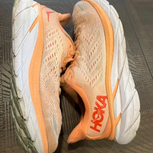Hoka Clifton 8 melon color running shoes 8.5B women thumbnail 7