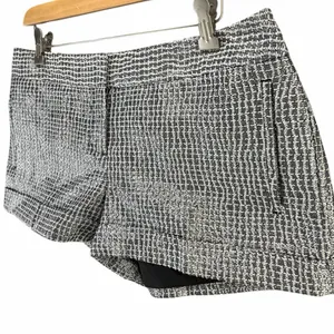 Express Tweed Shorts Women 6 Silver Metallic Black Pockets Cuffed‎ Lined Party thumbnail 2