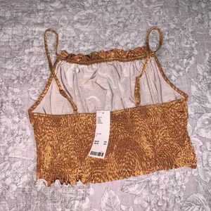 Urban Outfitters - Cropped Cami Tank thumbnail 2