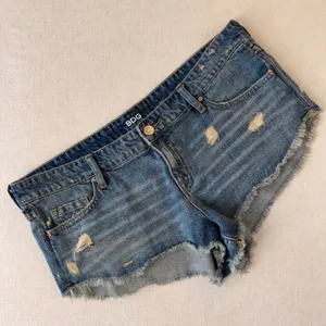 BDG Urban Outfitters Low Rise y2k Dolphin Denim Shorts Blue Distressed Women 32W thumbnail 5