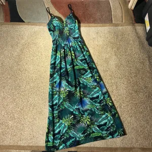 Lady Sun Tropical Leaf Print Maxi Dress Green Blue Smocked Waist‎ 3092 Size G thumbnail 2