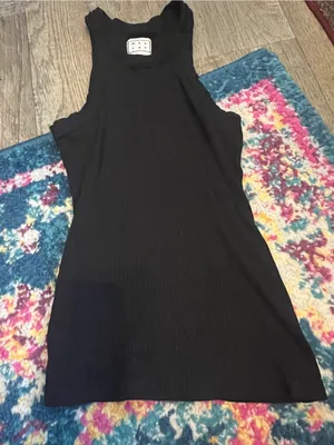 Wesley large black tank top thumbnail 2