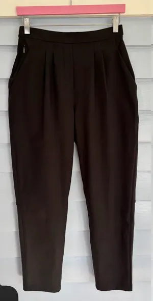 Lululemon Essential High-Rise Pants thumbnail 3