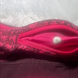Lululemon Speed Up Short 3.5" inseam, Size 6 thumbnail 6