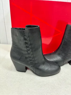 AEROSOLES Vitality Black Leather Ankle Booties with Stitch Detail Size 7 thumbnail 2