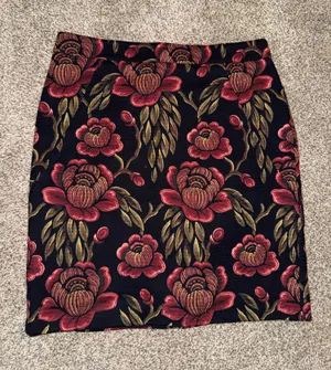 Ann Taylor Floral Jacquard Pencil Skirt with Red Rose Pattern thumbnail 1
