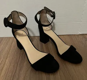 Marc Fisher LTD Black‎ Suede Block Heel Sandals Size 8M thumbnail 1