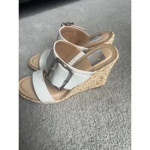 Dv Dolce Vita Lucine‎ 7.5 Raffia Wedge Platform Wide Buckle Straps Sandals thumbnail 3