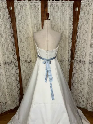 Beautiful Vintage 90s Mori Lee Baby Blue Satin Trim Wedding Gown thumbnail 7