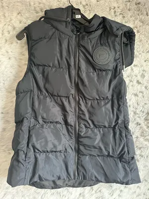 606.  Fabletics med puffer vest thumbnail 1
