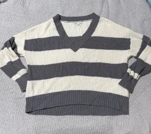 American Eagle Sweater thumbnail 1