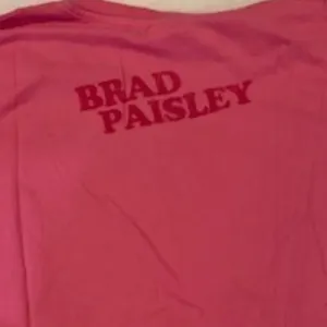 Brad Paisley 2012 Pink Concert Shirt L EUC‎ thumbnail 5