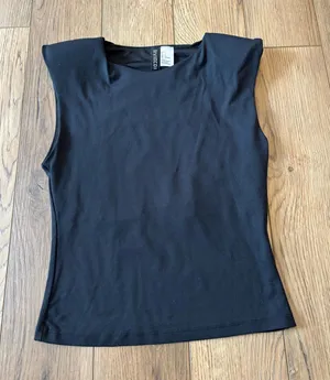 H&M tank top  thumbnail 1