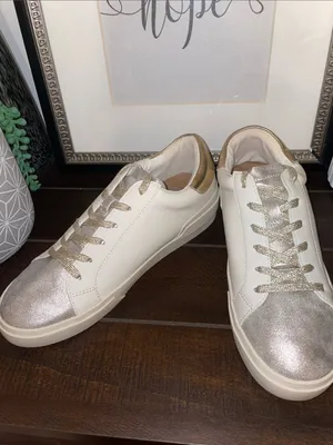 DV Dolce Vita Helix Leather Sneakers Dusty Gold Size 9.5 thumbnail 4