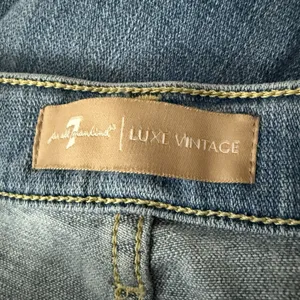 7 For All Mankind Josefina Skinny Boyfriend Jeans Medium Wash Size 27 Button Fly thumbnail 5