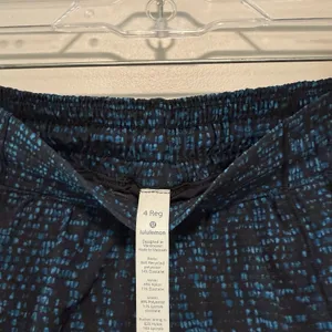 Lululemon Hotty Hot Short‎ II (2.5") Pulse Capri Black Size 4 thumbnail 4