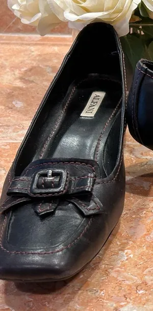 Alfani Black Leather Kitten Heels Women’s Shoex Sz 8.5 M thumbnail 1