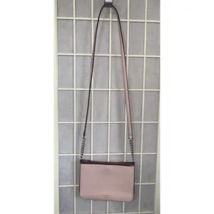 Kate Spade Preppy Pink Minimalist Classic Quiet Luxury Leather Crossbody Purse thumbnail 2