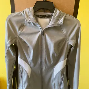 XS Under Armour heat gear gray and white sweat jacket thumbnail 1