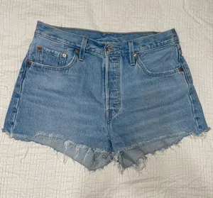 Levi’s 501 Shorts size 29 thumbnail 1