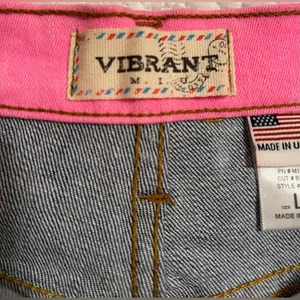 Vibrant m.i.u. Shorts. Pink waistband stretch. Size L thumbnail 3