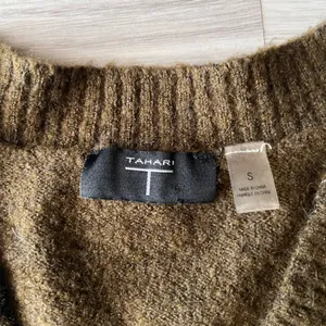 TAHARI‎ Olive Striped V-Neck Sweater thumbnail 3