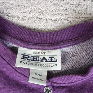 Women's Ariat Size Medium Henley Long Sleeve Pullover Sweatshirt thumbnail 3