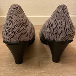 Earth Bijou Grey Printed Leather Suede Dressy Slip On Pumps Sz 9 thumbnail 8