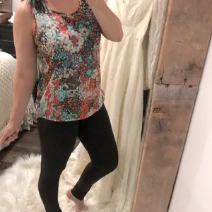 Olive and Oak floral sleeveless top size medium thumbnail 3