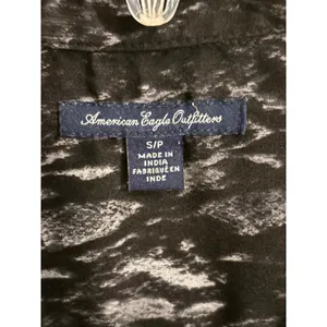 American Eagle Outfitters Womens Small Black White Abstract Print Button Down thumbnail 3