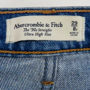 Abercrombie & Fitch The 90's Straight Ultra High Rise Jeans Ripped Knee Size 29 thumbnail 10