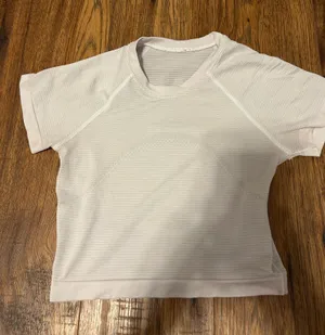 Lululemon Cropped Swiftly Tech Short Sleeve white thumbnail 1