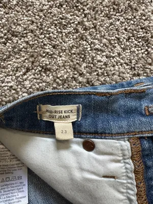 Madewell Jeans Mid-Rise Kick Out Crop thumbnail 5