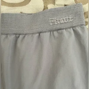 FITATTI compression leggings for workouts size M/L Curvy fit. thumbnail 3