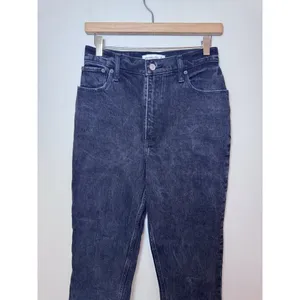 Abercrombie & Fitch Curve Love The 90s Straight Ultra High Rise Jeans Size 26 thumbnail 2