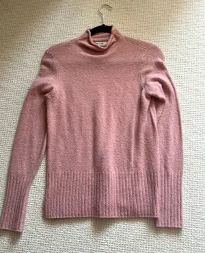 Sweater thumbnail 1