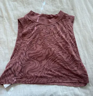 Lululemon Tank thumbnail 1
