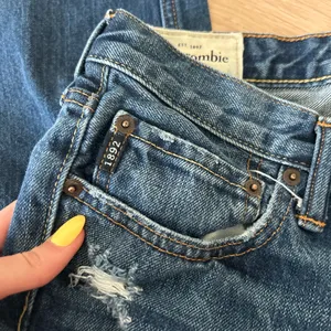 Blue Abercrombie Jeans thumbnail 12