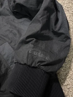 Lululemon Womens Reversible Insulated Bomber Jacket size large thumbnail 2