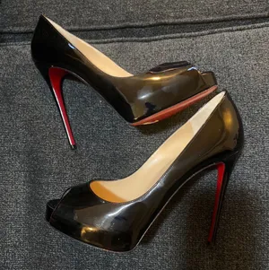 Christian Louboutin Very Privé Peep-Toe Patent Leather Pumps size 37 thumbnail 1