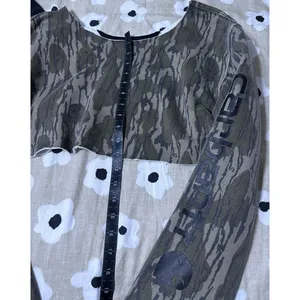 Carhartt camo cropped sweater thumbnail 2